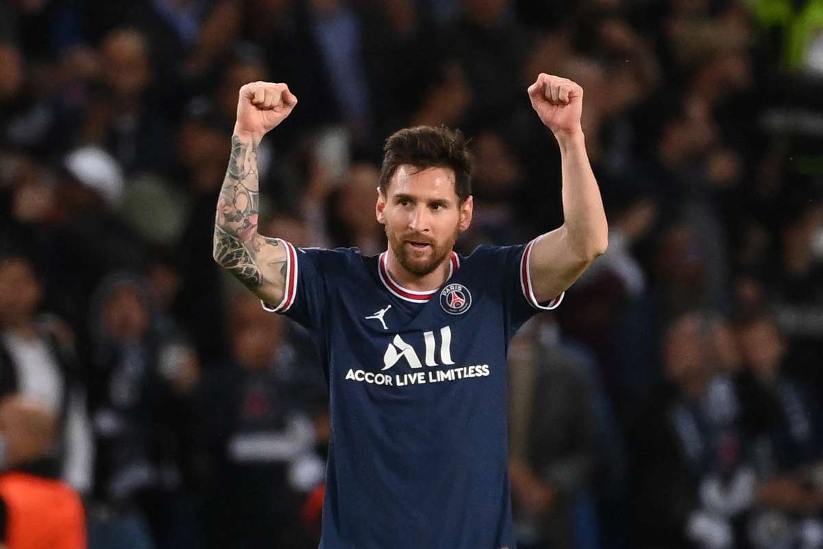 Lionel Messi trong màu áo CLB Paris Saint Germain