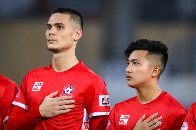 CLB Hải Phòng chia tay 3 cầu thủ Việt kiều sau mùa giải 2021